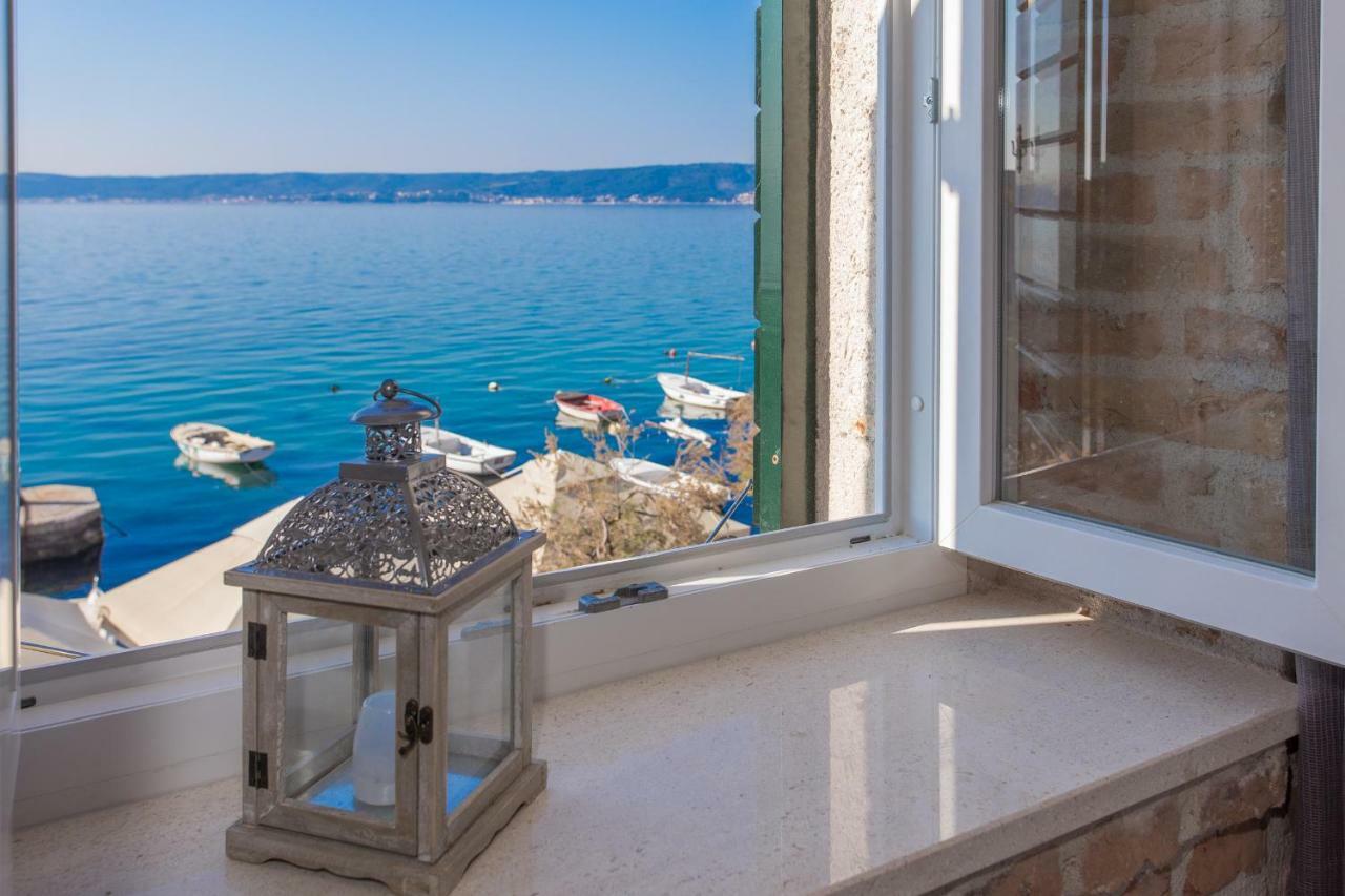 Seafront Apartment In Historical Cippico Castle Kaštela Exterior foto